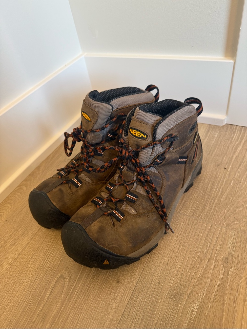 KEEN Utility Detroit XT Mid Men's Size 9 Steel Toe Waterproof Work Boots Brown